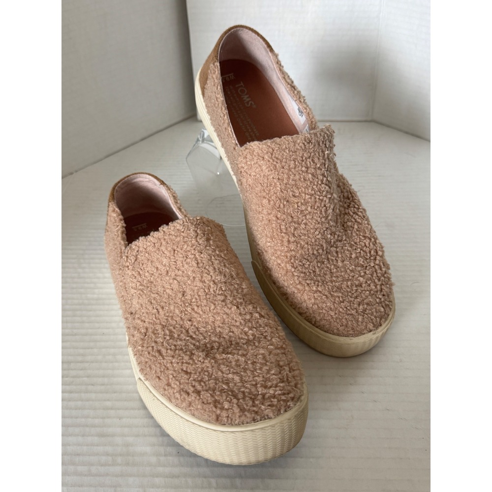 TOMS Slip On Sneakers Women 9.5 Tan Faux Fur Shearling Sherpa Leather